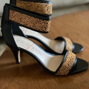 Sole Society strappy leopard print heels / size 7.5